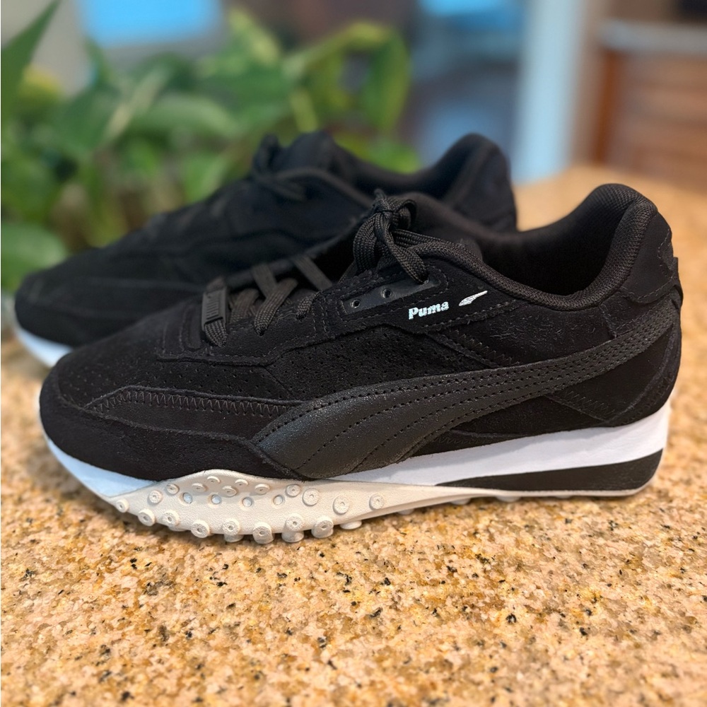 Women’s Black Suede Pumas